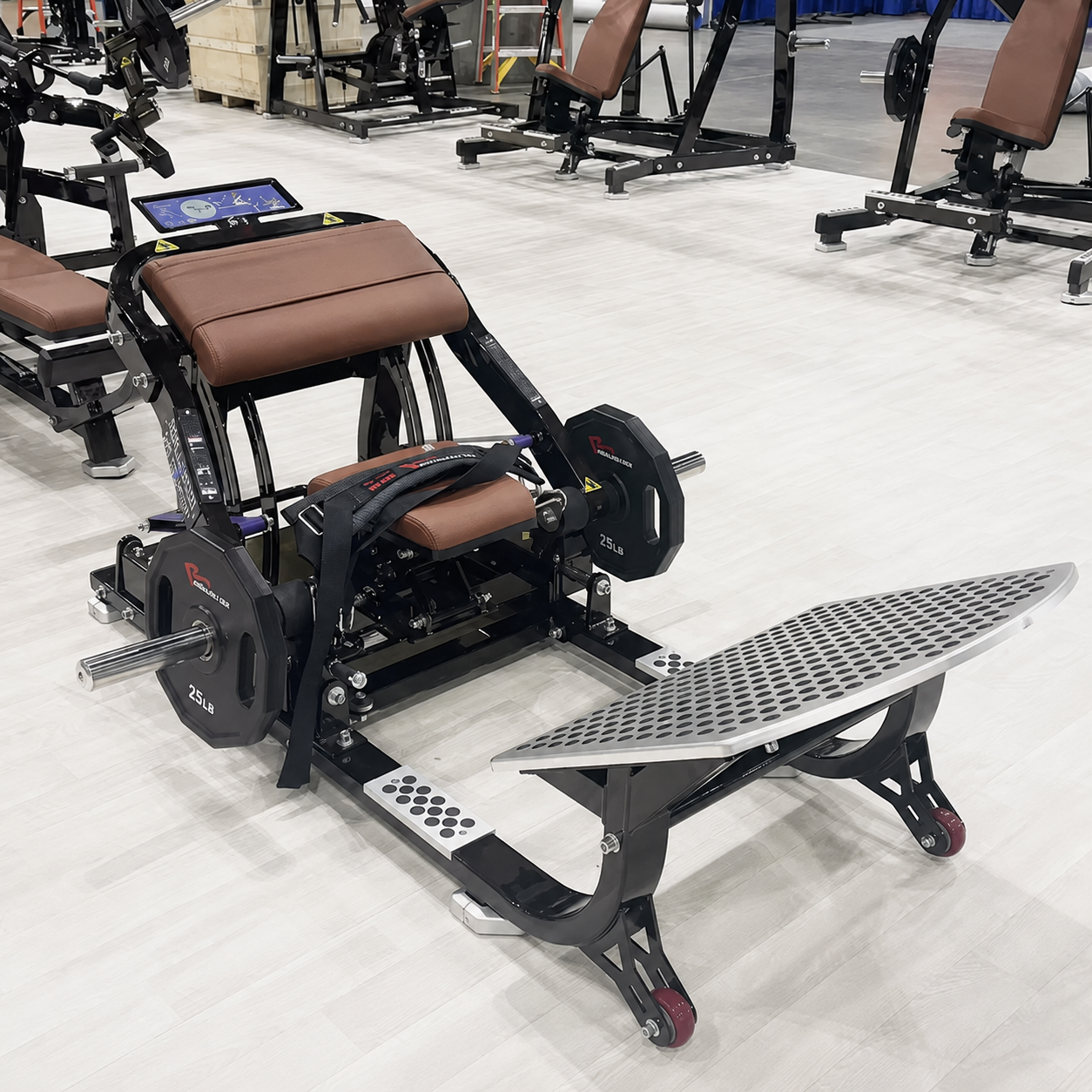 Zack Fitness Commercial Plate-Loaded Hip Thrust Machine | Glute Drive – Commercial Hip Thrust Machine vs Glute Resistance Bands | Zack Fitness