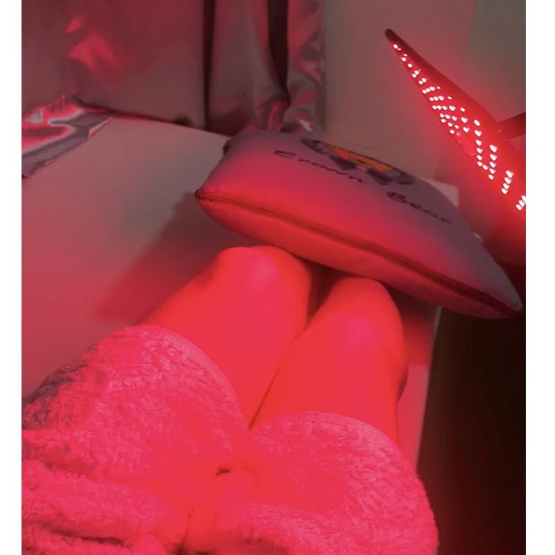 Therapeutic LED light panel supporting post-training recovery