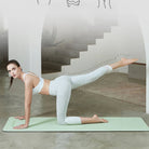 Flexible TPE yoga mat resistant to tearing and daily use